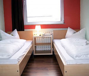 Small Bedroom Design Ideas on Small Bedroom